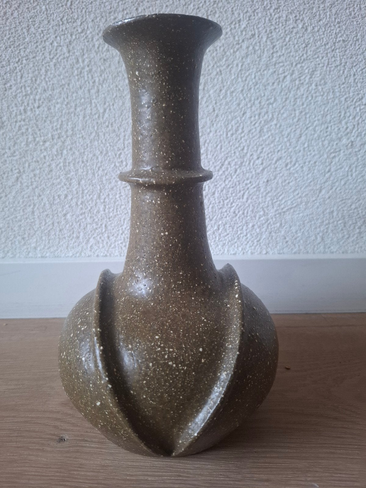 Vintage groene vaas - gesigneerd, Ophalen of Verzenden