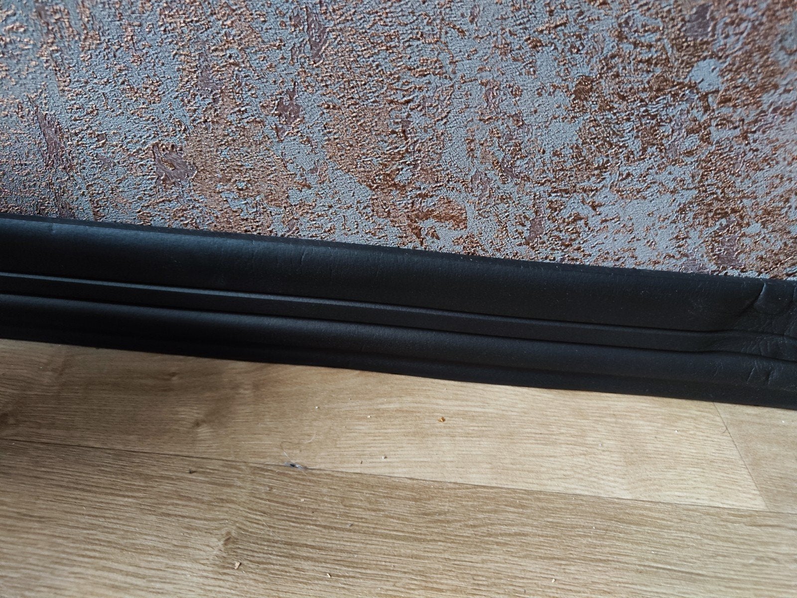 Zelfklevende schuimrubber plinten en plafondlijst, Ophalen of Verzenden
