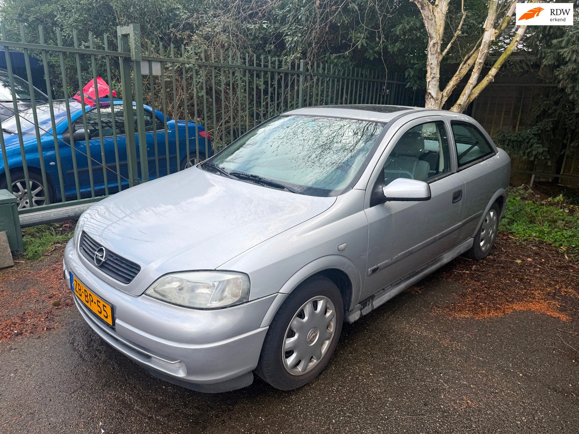 Opel Astra 1.6 Sport met 83000 km (koppeling moet worden ver, Gebruikt, 4 cilinders, 49 €/maand, Bedrijf