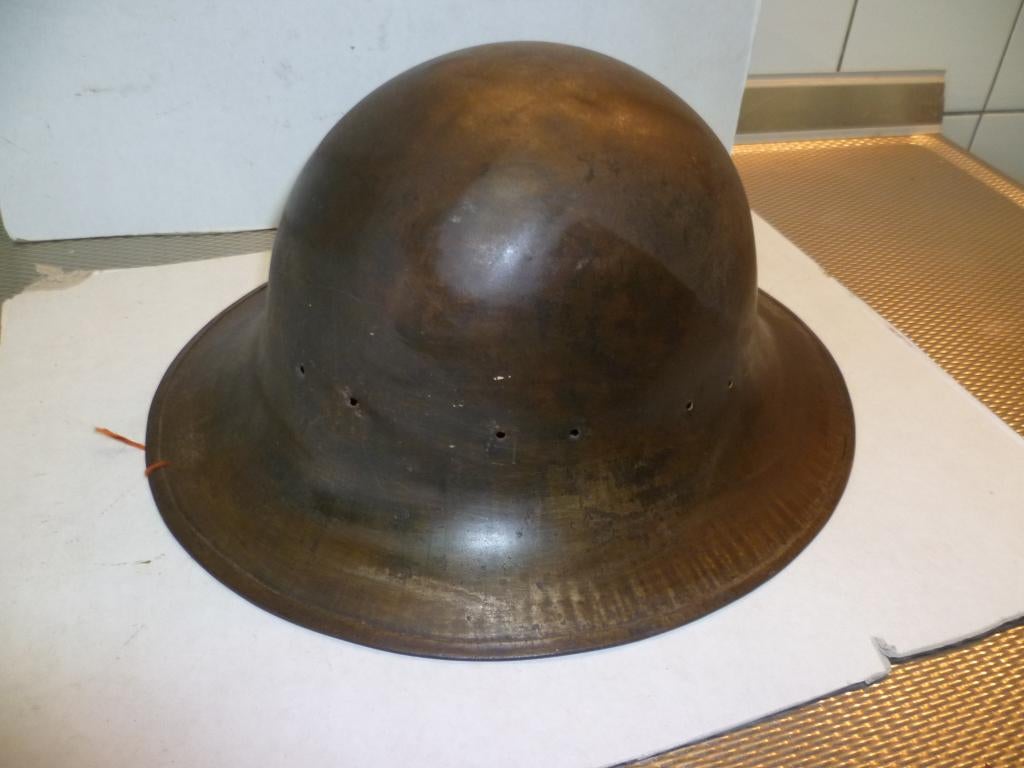 Helm Zuckermann Engels hoogte 14cm militair WW2 (65), Ophalen of Verzenden, Landmacht, Engeland, Helm of Baret