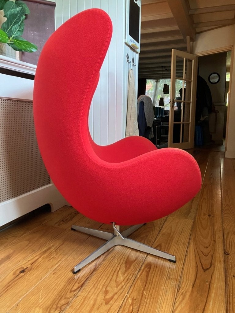 Fritz Hans Egg Chair rood (Arne Jacobsen), Huis en Inrichting, Fauteuils, Ophalen, Design Fauteuils Fritz Hansen, Gebruikt, 75 tot 100 cm