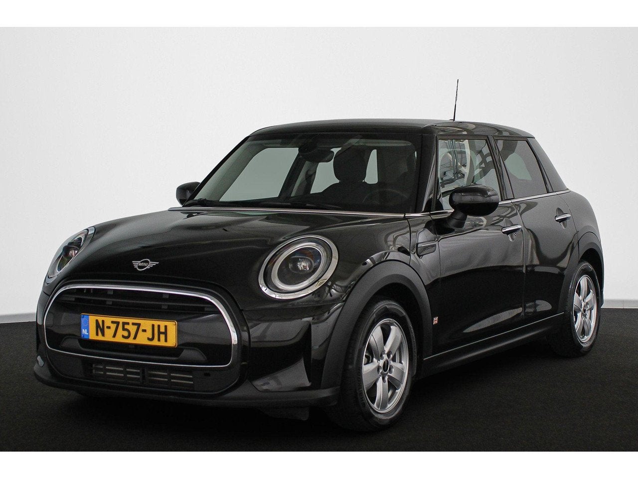 MINI 5-deurs 1.5 One Essential Groot Navi LED Koplampen Appl, Auto's, Gebruikt, 102 pk, Bedrijf, Handgeschakeld