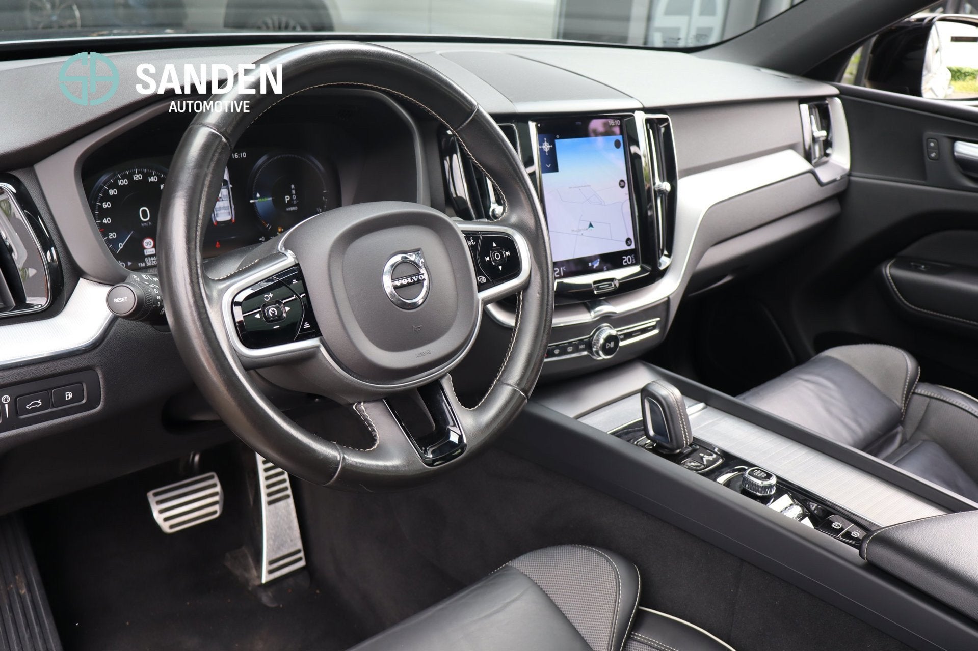 Volvo XC60 2.0 Recharge T8 AWD R-Design|Automaat|LED|Navi|Ca, Auto's, Volvo, Automaat, Gebruikt, Leder en Stof, Bedrijf
