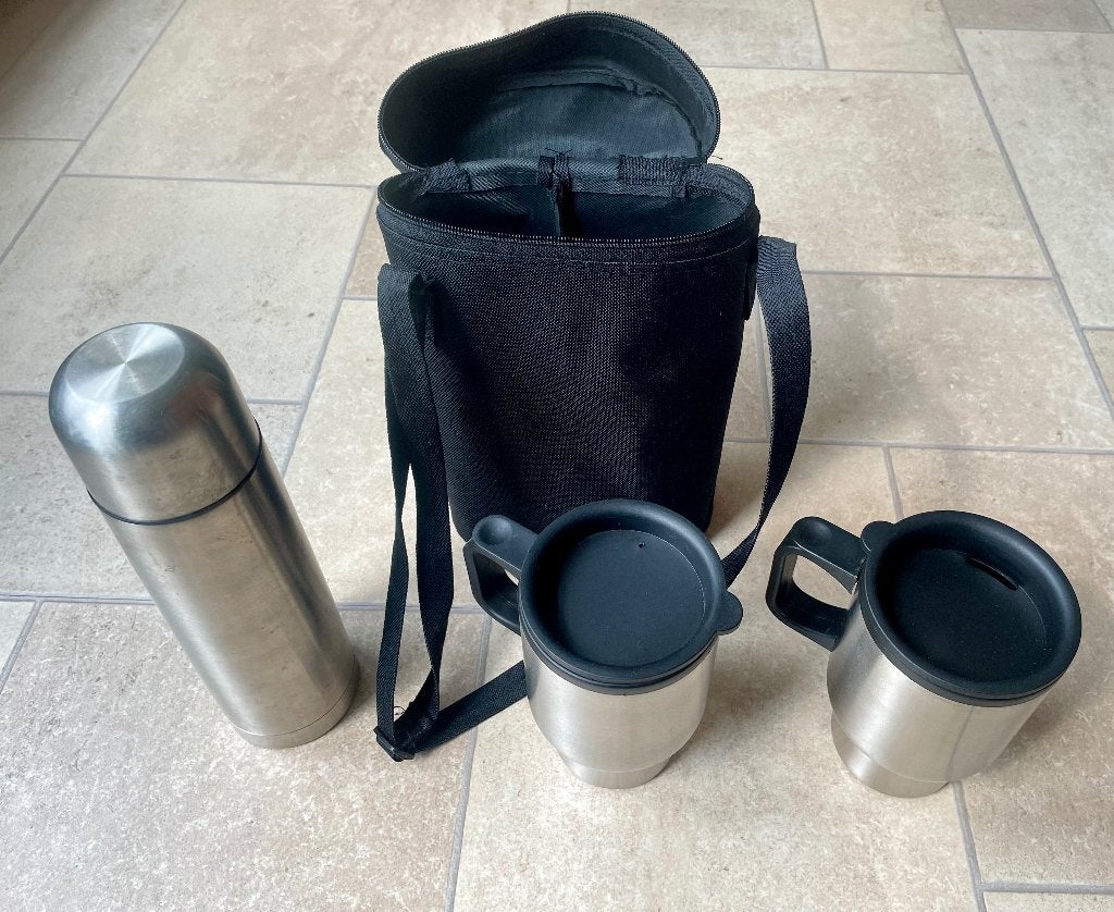 Set: Thermoskan, 2 koffie to go isolatiebekers, draagtas, Caravans en Kamperen, Ophalen of Verzenden, Zo goed als nieuw