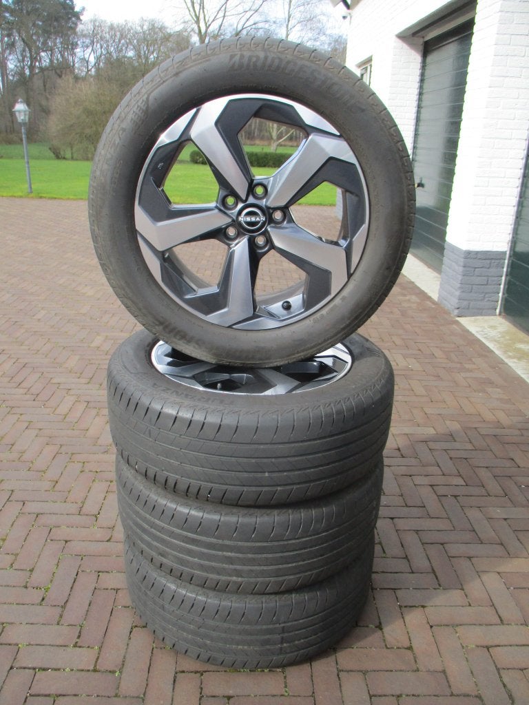 Originele Nissan Qashqai 18 inch velgen zomer IZGST J12, Auto-onderdelen, 18 inch, Gebruikt, Banden en Velgen, Ophalen of Verzenden