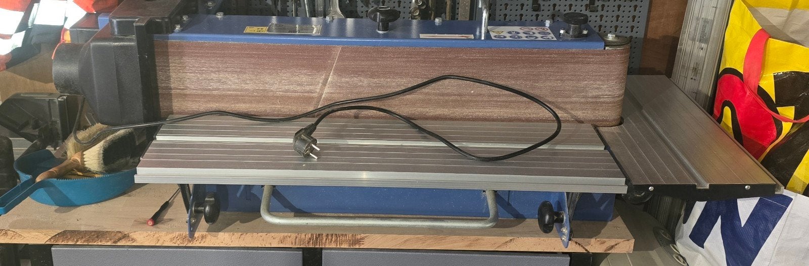 HBM 200 Bandschuurmachine - Krachtig en Nauwkeurig, Ophalen, Zo goed als nieuw, 600 tot 1200 watt, Bandschuurmachine