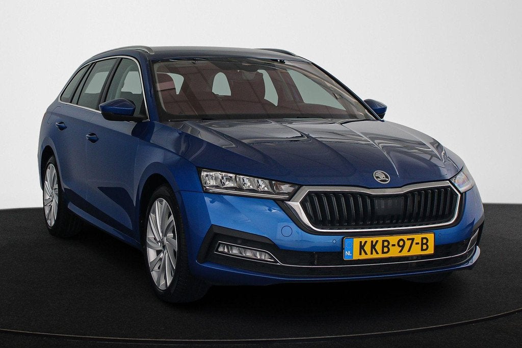 Skoda Octavia Combi 1.4 TSI iV PHEV Business Edition Plus He, Stof, Plug-in hybride, 13 kWh, Geïmporteerd