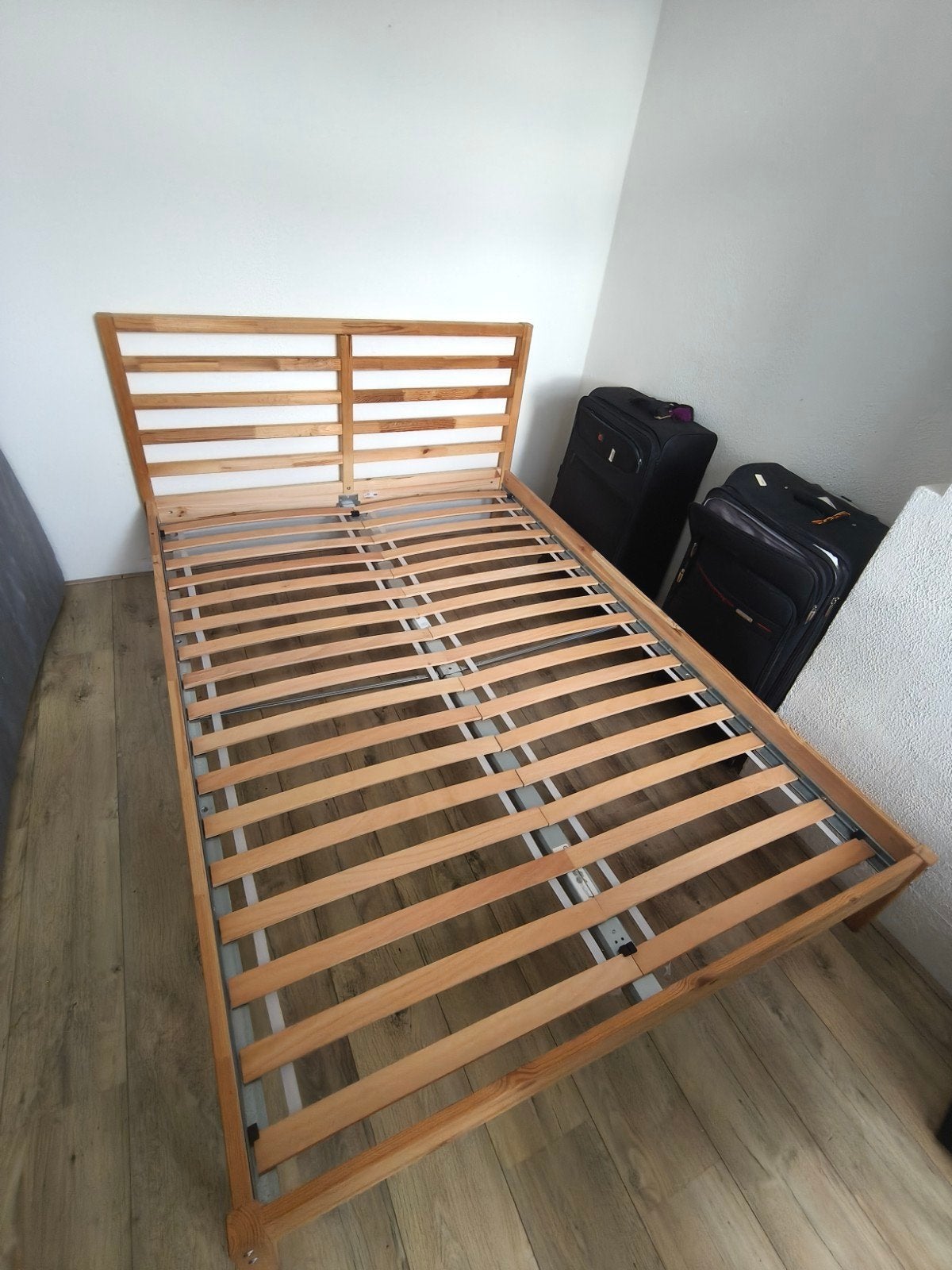 Ikea bedframe 140x200 - Zo goed als nieuw, Ophalen, Bruin, Tweepersoons, 140 cm