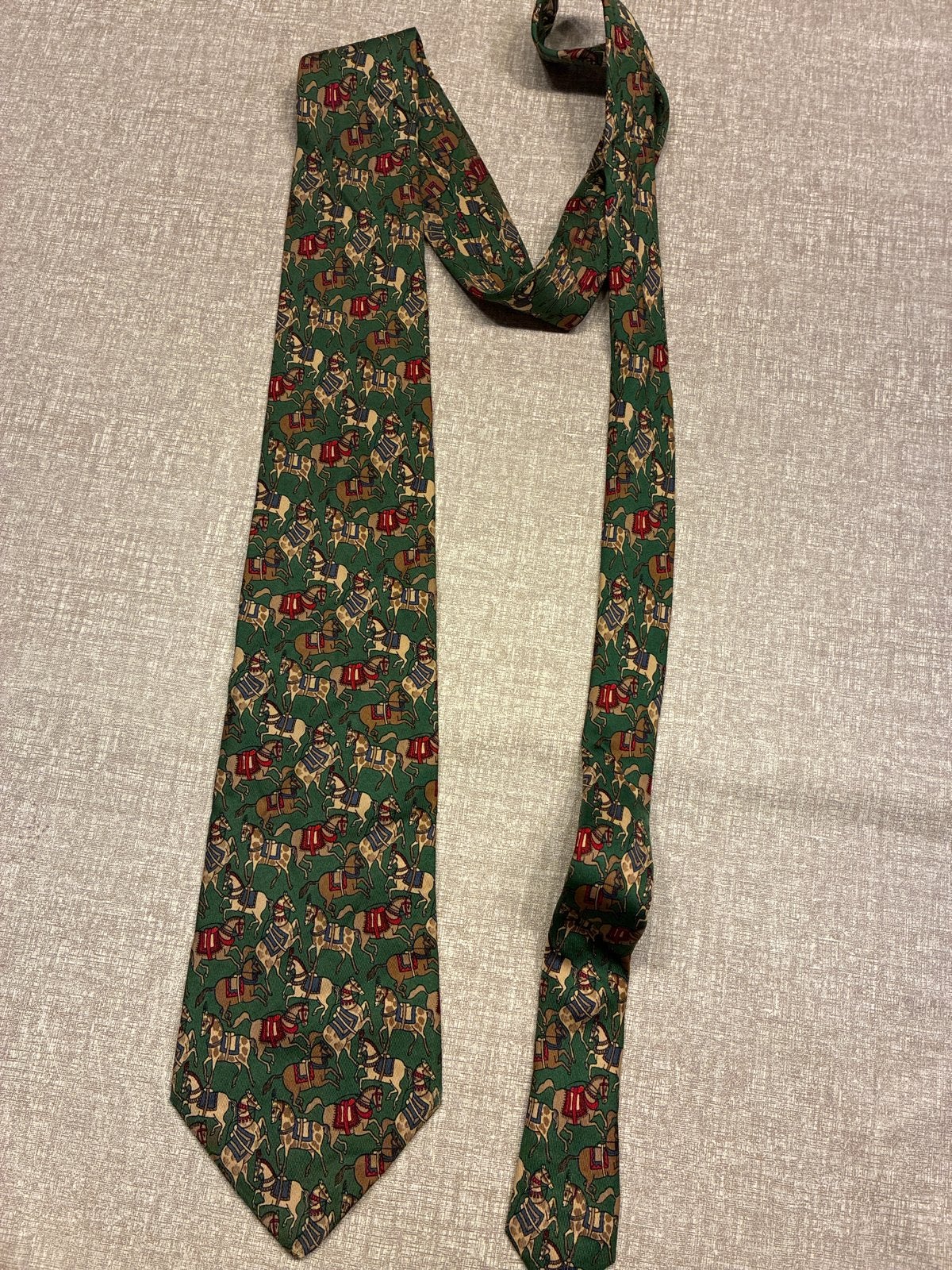Salvatore Ferragamo zijden stropdas met paardenprint, Ophalen of Verzenden, Zo goed als nieuw, Groen, Met patroon