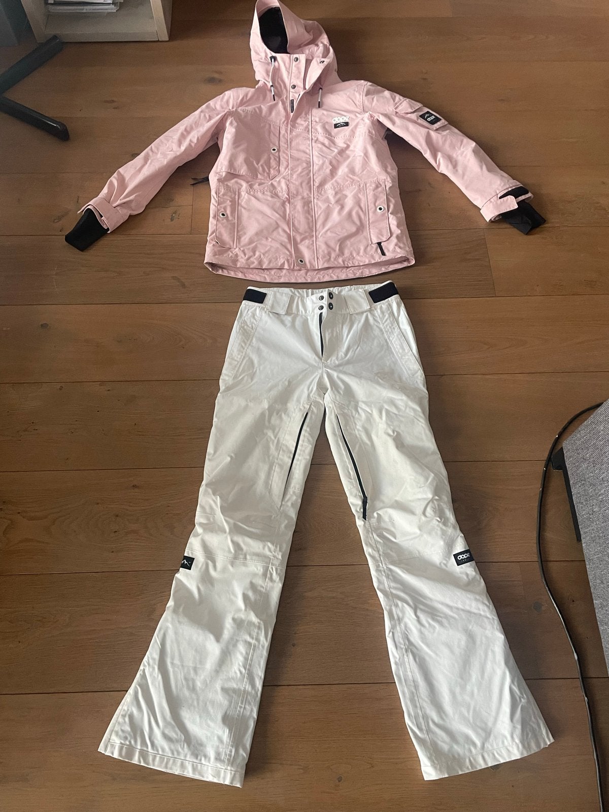 Dope Snow ski-jas en broek set - Roze/Wit maat S, Verzenden, Zo goed als nieuw, Maat 36 (S), Pak