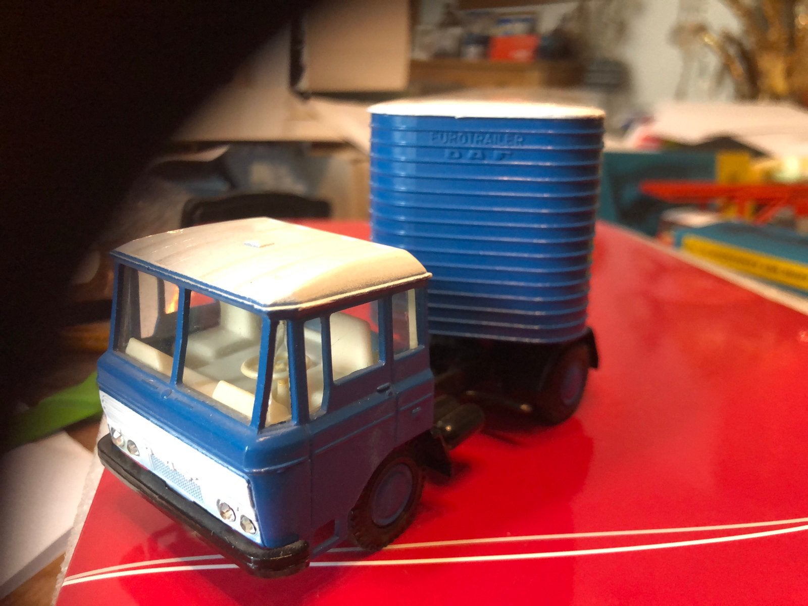 DAF 2600 TREKKER met TRAILER van DAMCO TRANSPORT, Ophalen of Verzenden, Zo goed als nieuw, Bus of Vrachtwagen, Lion Toys