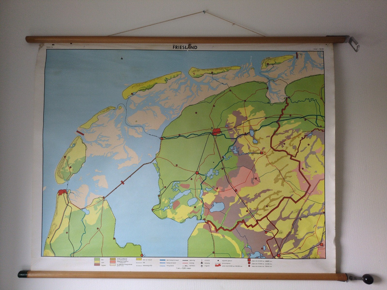 Vintage Schoolkaart Friesland - 108x82 cm, Ophalen, Gelezen, Nederland, Landkaart