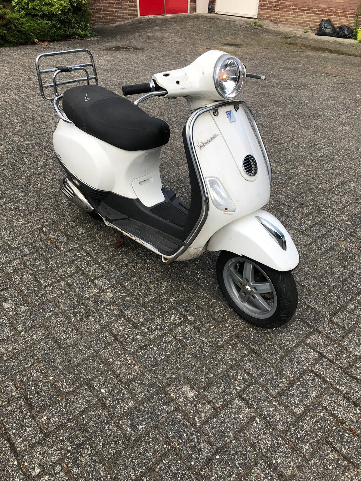 Voor de 17e voor €350 Vespa lx 2t snor weinig km, Fietsen en Brommers, Ophalen, Tweetakt, Gebruikt, Vespa