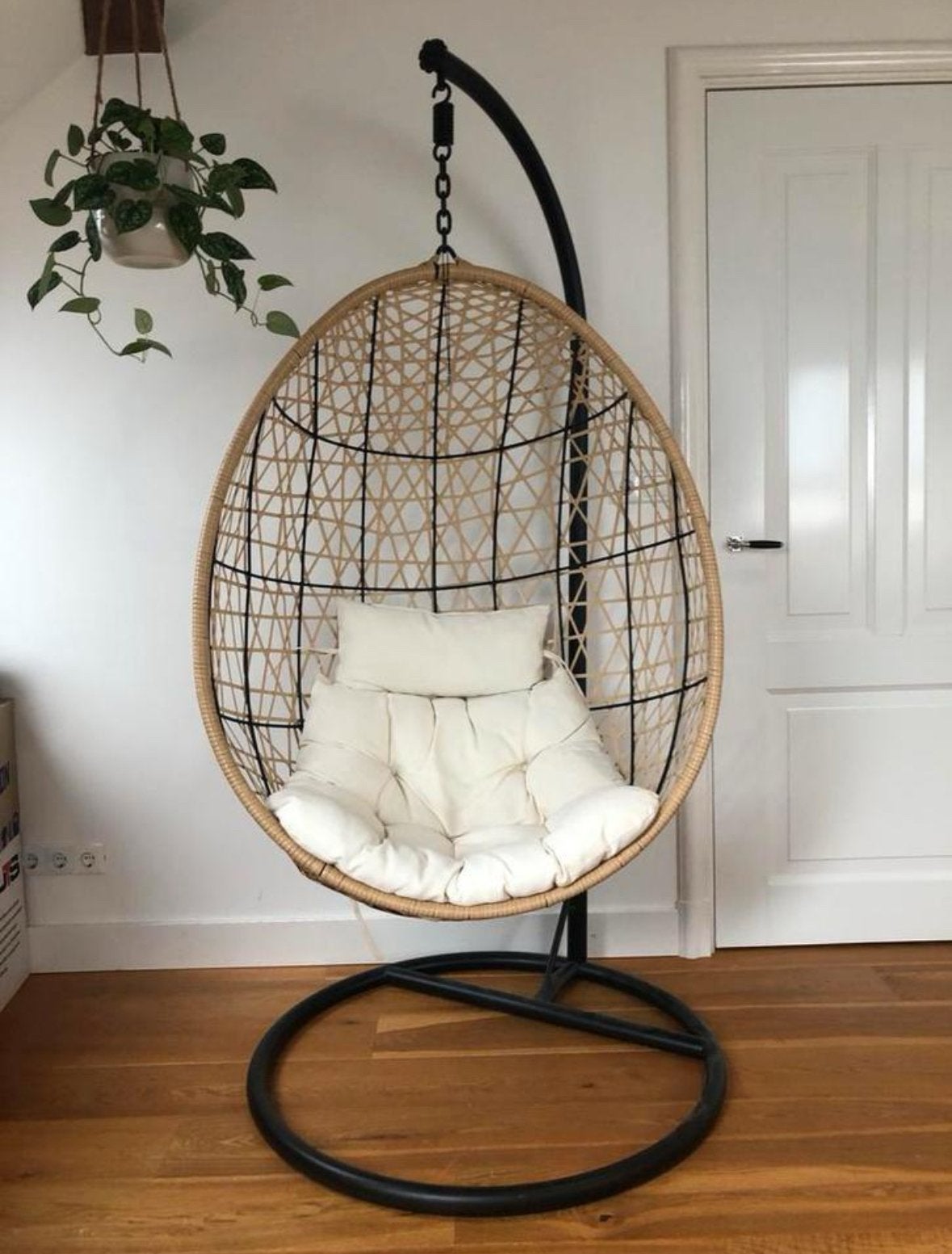 Comfortabele hangstoel met standaard en kussen, Overige kleuren, Riet of Rotan, Ophalen of Verzenden, Zo goed als nieuw