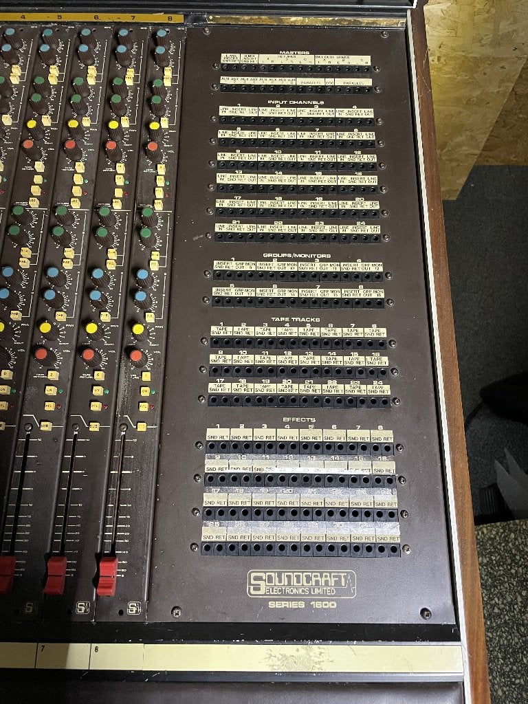 Soundcraft Series 1600, Ophalen, Gebruikt, 20 kanalen of meer