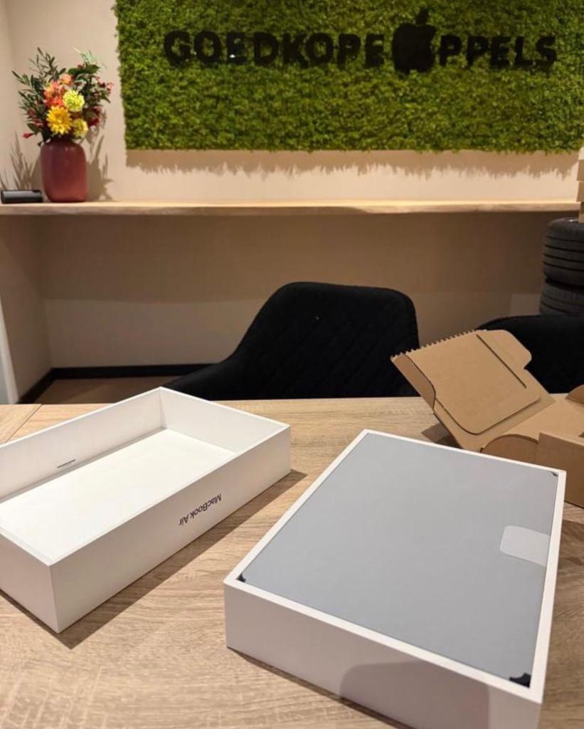 MacBook Air 13 inch m2 8GB 512GB Zwart | nieuw, Ophalen, Nieuw, Support@apple.com, MacBook Air