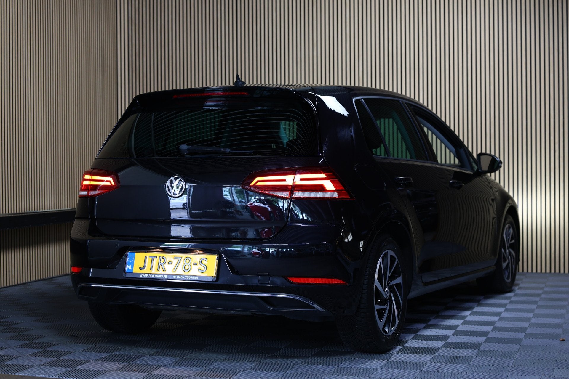 Volkswagen Golf 1.5 TSI Highline AVM DSG LED NAVI CLIMA PDC, Auto's, Volkswagen, Stof, 1498 cc, 4 cilinders, Automatische klimaatregeling