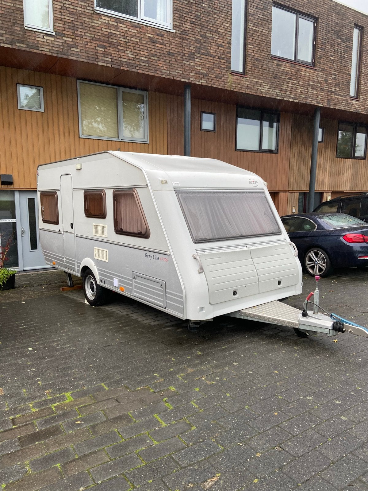Kip Grey Line 47TRZ  met aparte zonneluifel en voortent, Kip, Treinzit, Particulier, Schokbreker