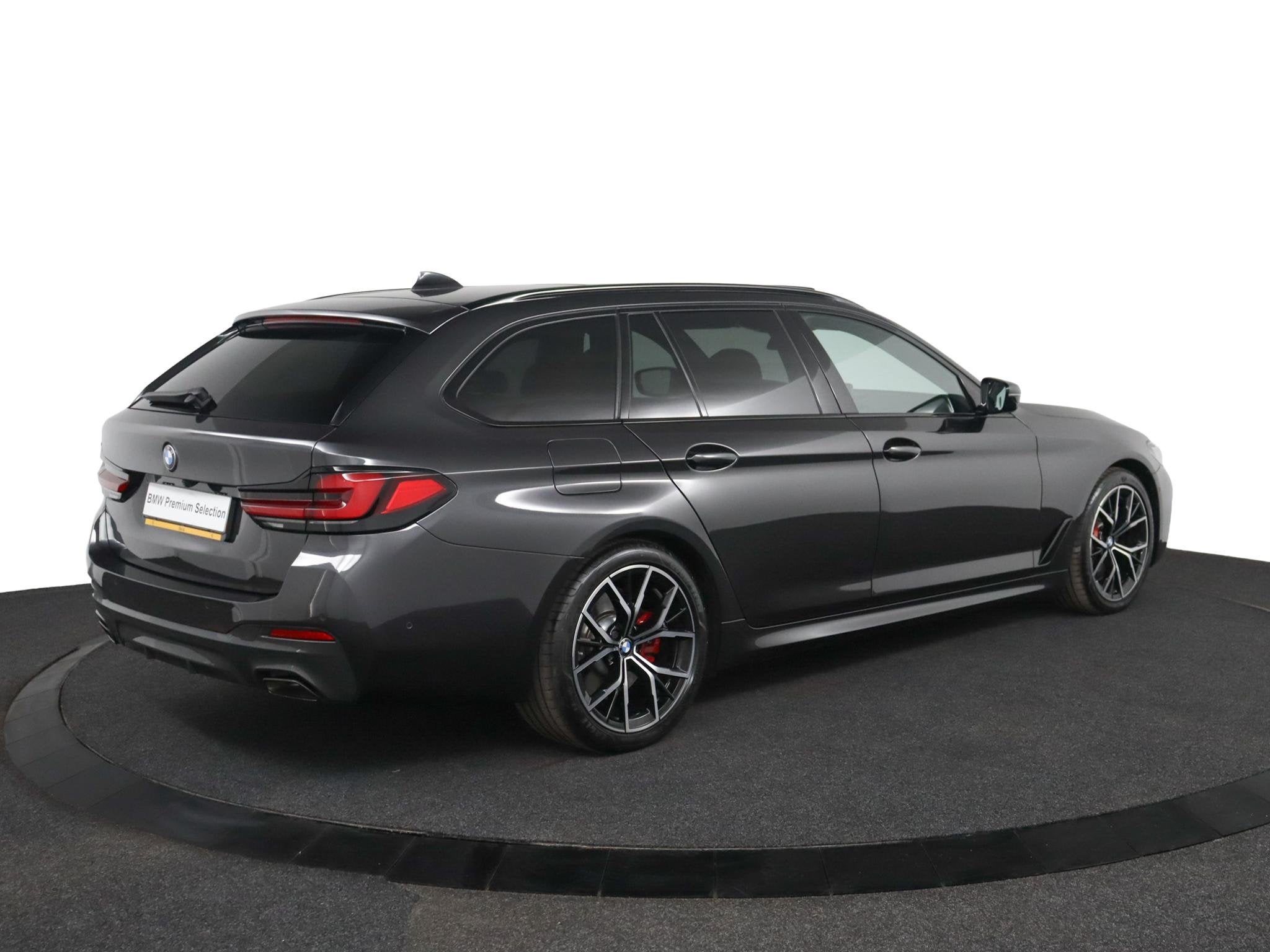 BMW 5-serie Touring 540i xDrive Business Edition Plus | M-Sp, Auto's, BMW, Stof, Gebruikt, Euro 6, Vierwielaandrijving