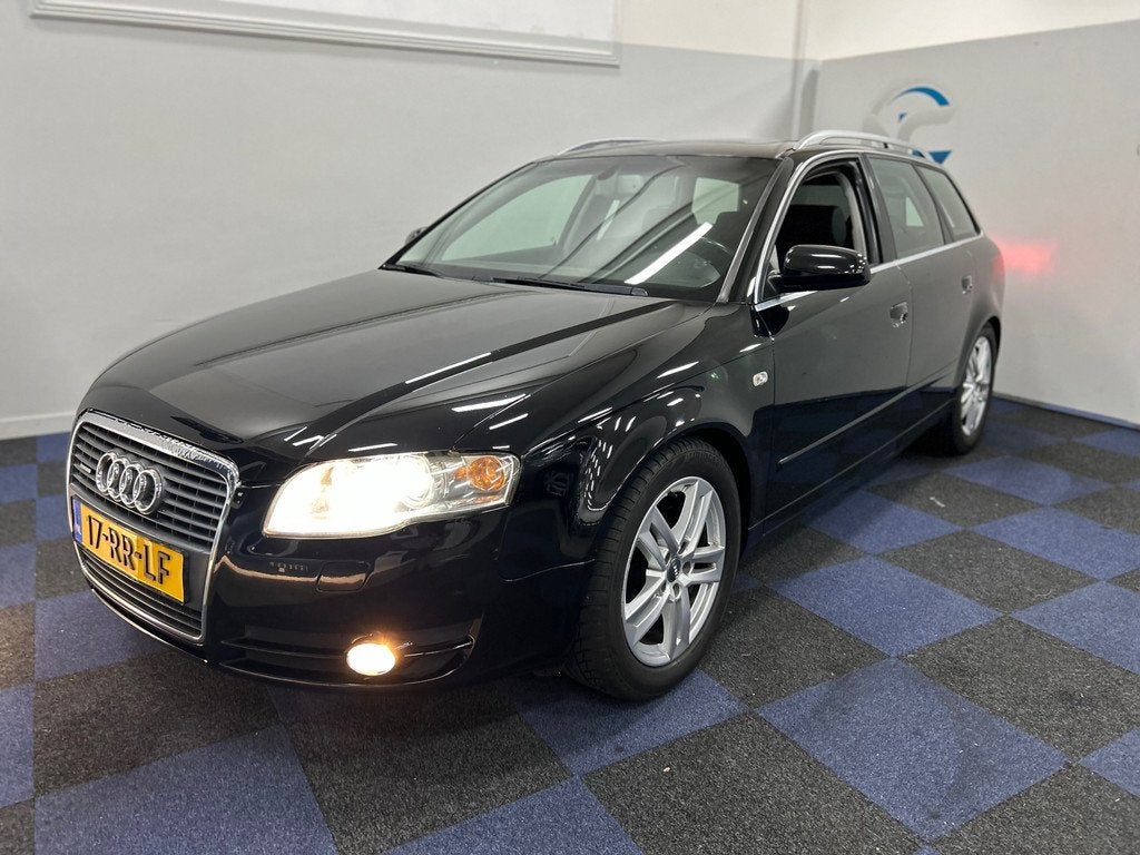 Audi A4 Avant 3.2 FSI quattro / AUTOMAAT / MULTIEMEDIA-NAVI, Auto's, Audi, Automaat, Parkeersensor, Zwart, Origineel Nederlands