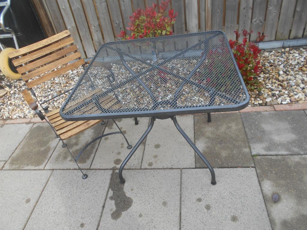 leuke nette strekmetalen tuintafel 90c90 cm Hoog 73cm., Ophalen, Gebruikt, Vierkant, Metaal