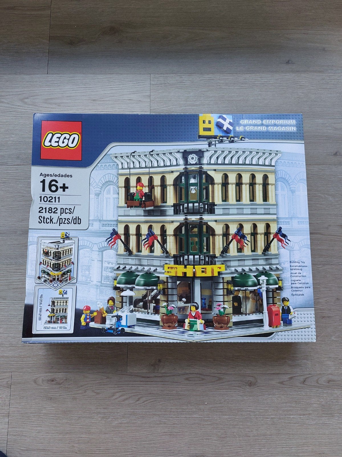 LEGO Grand Emporium 10211 - Nieuw in doos, Inclusief instructies, Lego, Nieuw, Ophalen of Verzenden