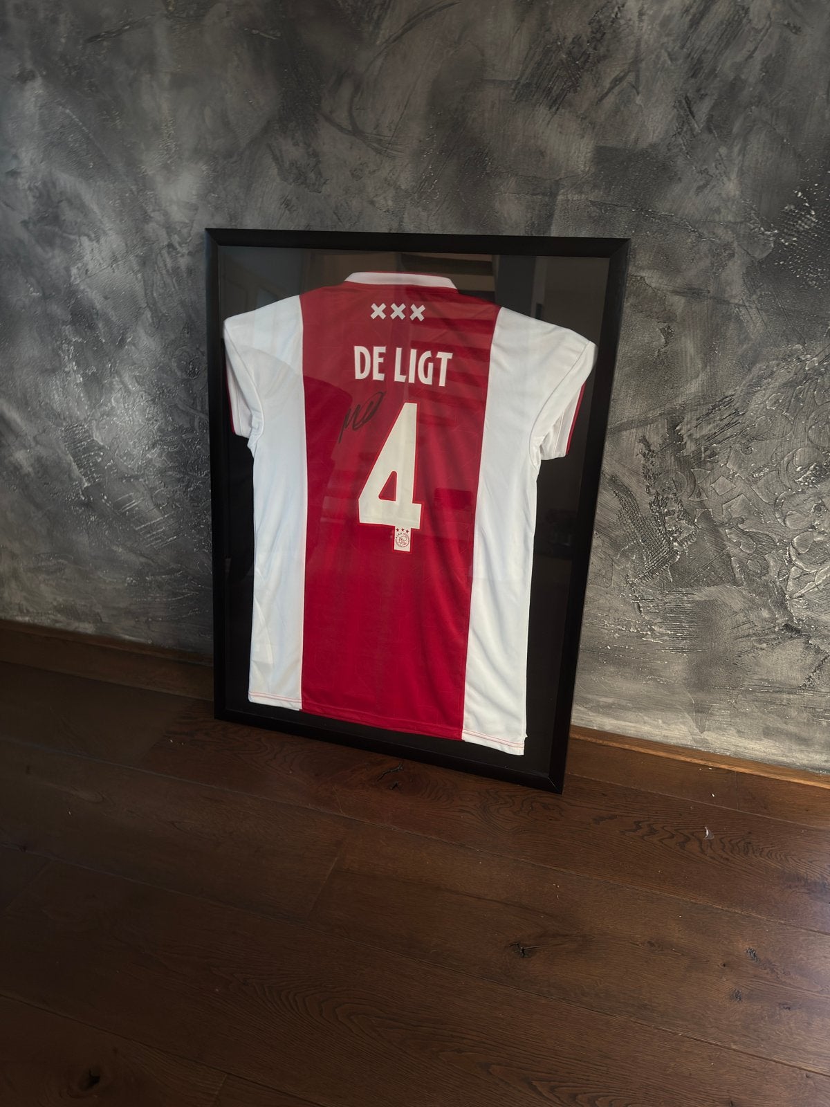 Ingelijst en gesigneerd Ajax-shirt De Ligt 2018/2019, Ophalen of Verzenden, Zo goed als nieuw, Ajax, Shirt