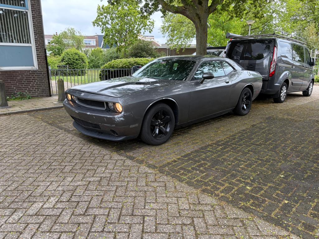 Dodge challangers 3,6 V6 moet nog op kenteken gezet worden, Ophalen