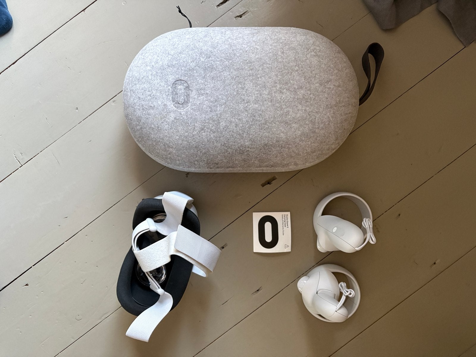 Oculus Quest 2 VR-bril met opbergcase - Nieuwstraat, Spelcomputers en Games, Ophalen, Zo goed als nieuw, VR-bril, Overige platformen
