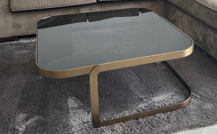 Eichholtz Salontafel Numa, geborsteld messing, Ophalen, Vierkant, 50 tot 100 cm, Zo goed als nieuw