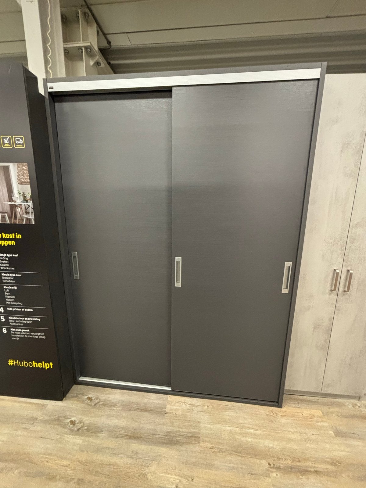 Showroom kledingkast met schuifdeuren en lades, Ophalen, 100 tot 150 cm, 200 cm of meer, Nieuw