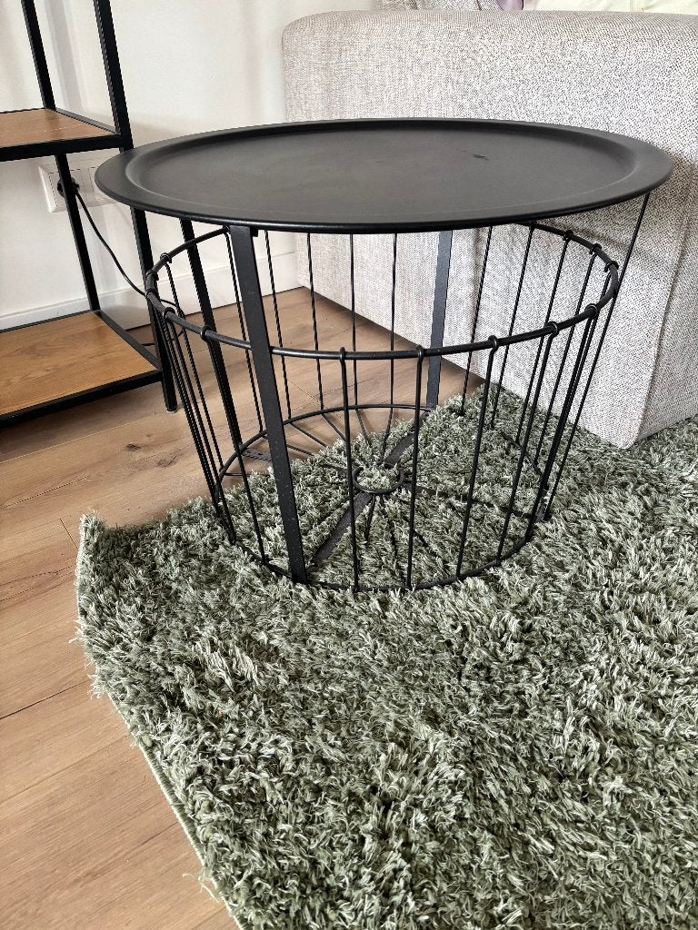 IKEA KVISTBRO opbergtafel zwart – salontafel / bijzettafel, Huis en Inrichting, Minder dan 55 cm, Gebruikt, Metaal of Aluminium