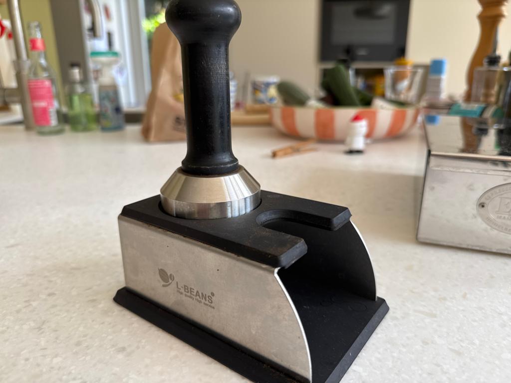 Koffie Tamper met Houder - L-Beans, Ophalen, Zo goed als nieuw