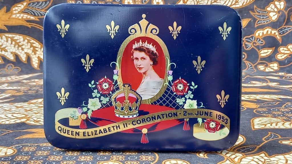 Mooi oud jubileum chocolade blik met Queen Elizabeth 16,6 cm, Ophalen of Verzenden
