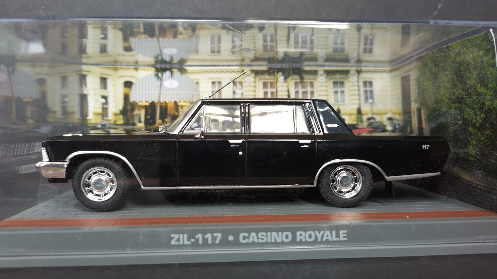 Zil 117 1:43 James Bond 007 Casino Royale Pol, Overige merken, Auto, Verzenden, Nieuw
