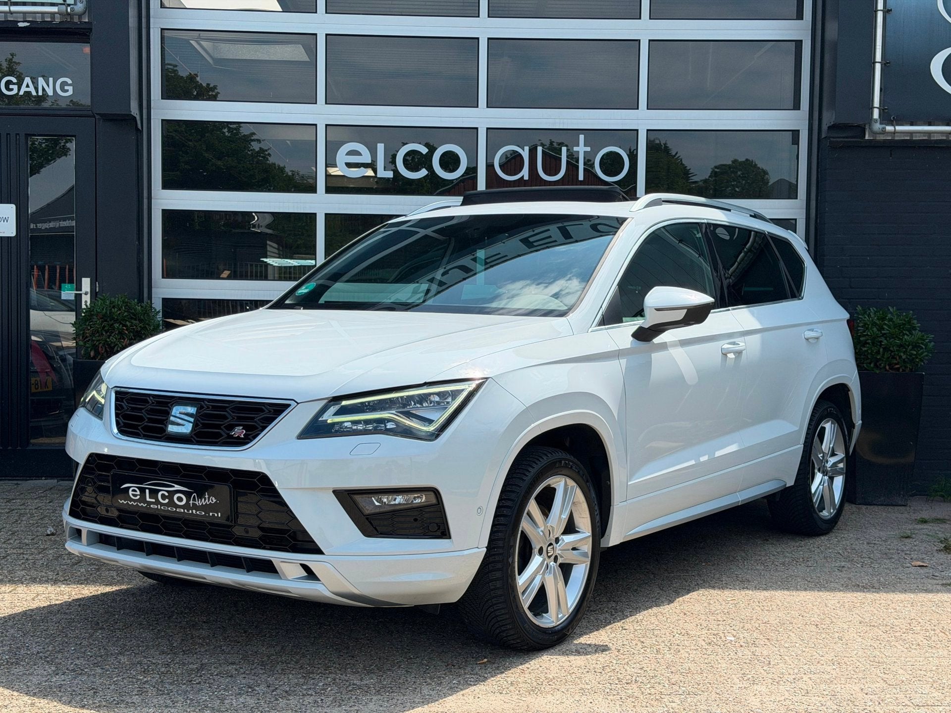 SEAT Ateca 1.5 TSI FR / Pano/Carplay/Leder/Trekhaak, Auto's, Dealer onderhouden, 150 pk, Ateca, Wit