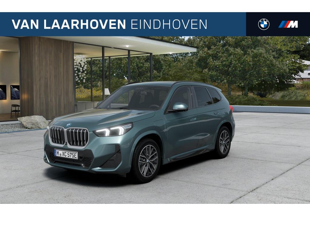 BMW X1 xDrive25e M Sport Automaat / Trekhaak / Sportstoelen, Auto's, BMW, Metallic lak, Zwart, Bedrijf, Hybride Elektrisch/Benzine