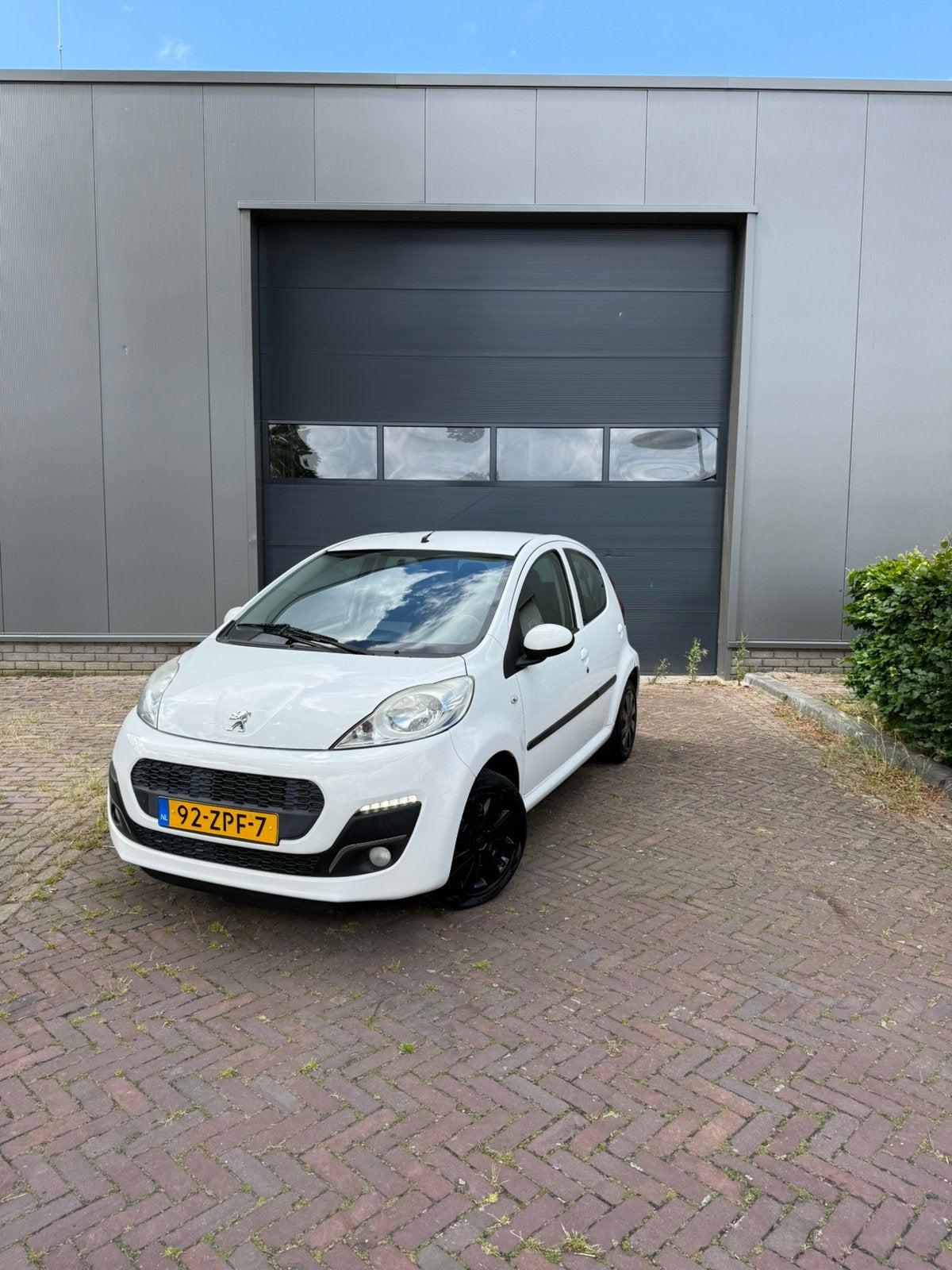 Peugeot 107 1.0 12V 5DR 2013 Wit 91dkm NAP!!, Voorwielaandrijving, Stof, 4 stoelen, Origineel Nederlands