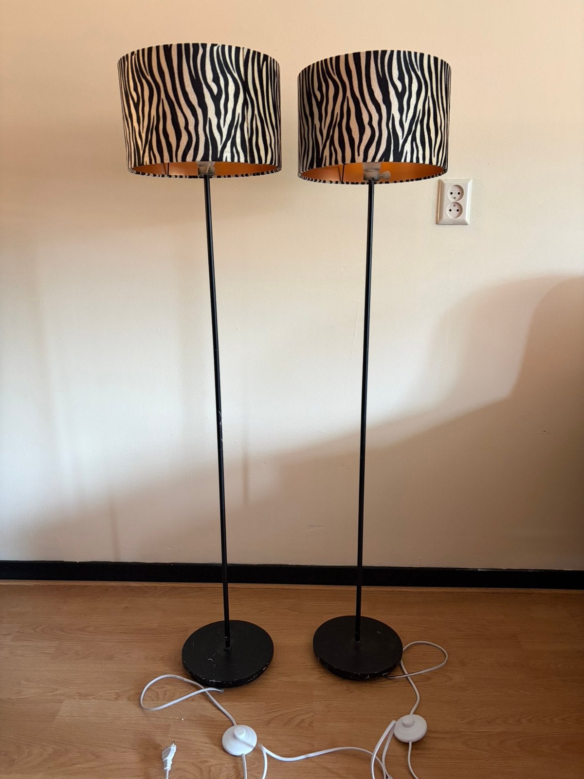 2 vloerlampen incl zebra lampenkap, Ophalen, Gebruikt, E27 (groot), 100 tot 150 cm