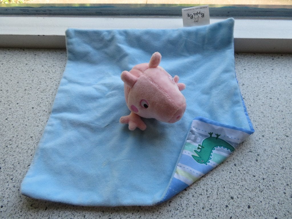 Knuffeldoek Peppa Pig blauw velours uit 2022 Hasbro Sambro, Overige typen, Blauw, Ophalen of Verzenden, Zo goed als nieuw