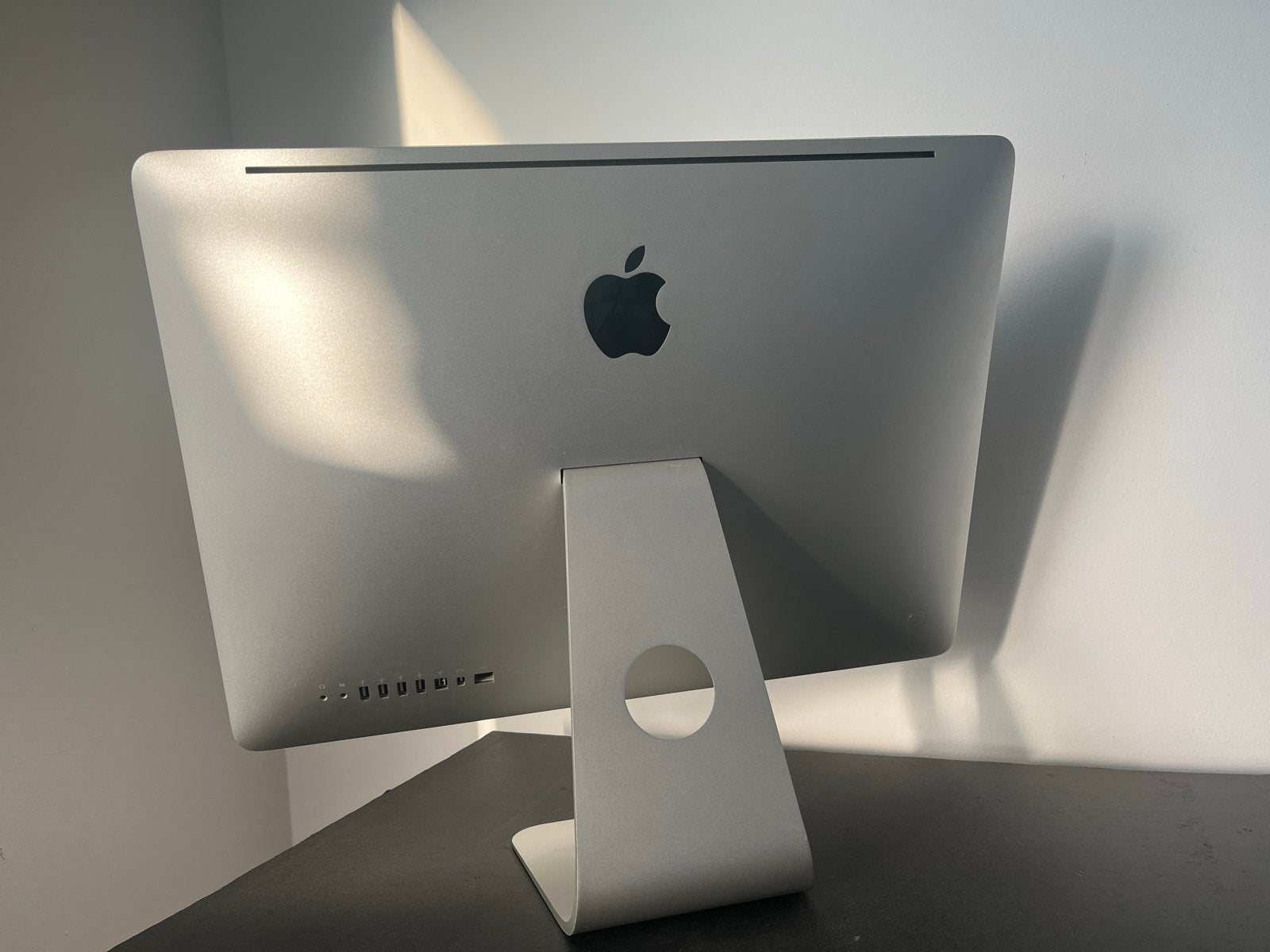 Apple iMac 21,5 inch (eind 2009) - Ideaal voor basisgebruik, Computers en Software, Apple Desktops, Ophalen of Verzenden, Onbekend