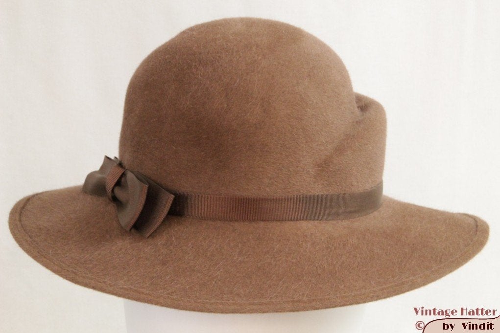 Vintage Dameshoed licht bruin 55 = S tot XS gratis verzenden, Ophalen of Verzenden, Gedragen, 55 cm (S, 6⅞ inch) of minder, Hoed