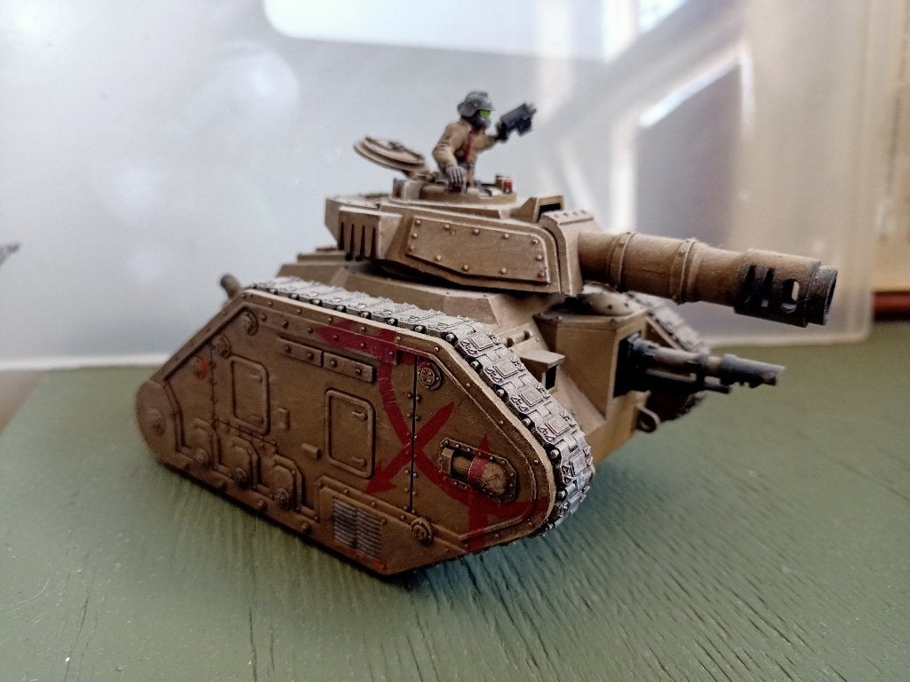 Astra Militarum Leman Russ Battle Tank, Gebruikt, Figuurtje(s), Warhammer, Ophalen of Verzenden