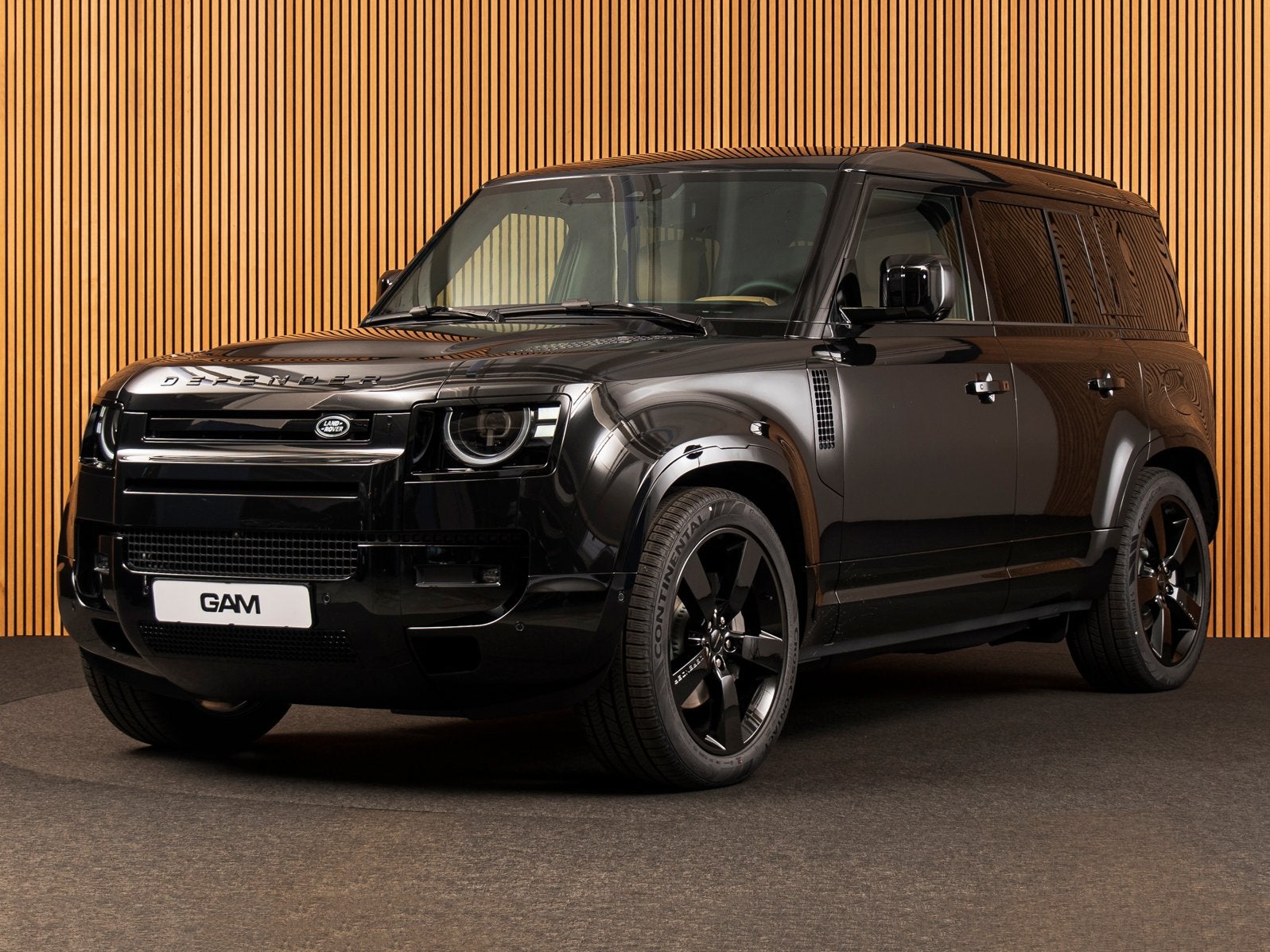 Land Rover Defender 110 2.0 P300e 110 X-Dynamic HSE MY26 | P, Automaat, Gebruikt, 4 cilinders, Zwart