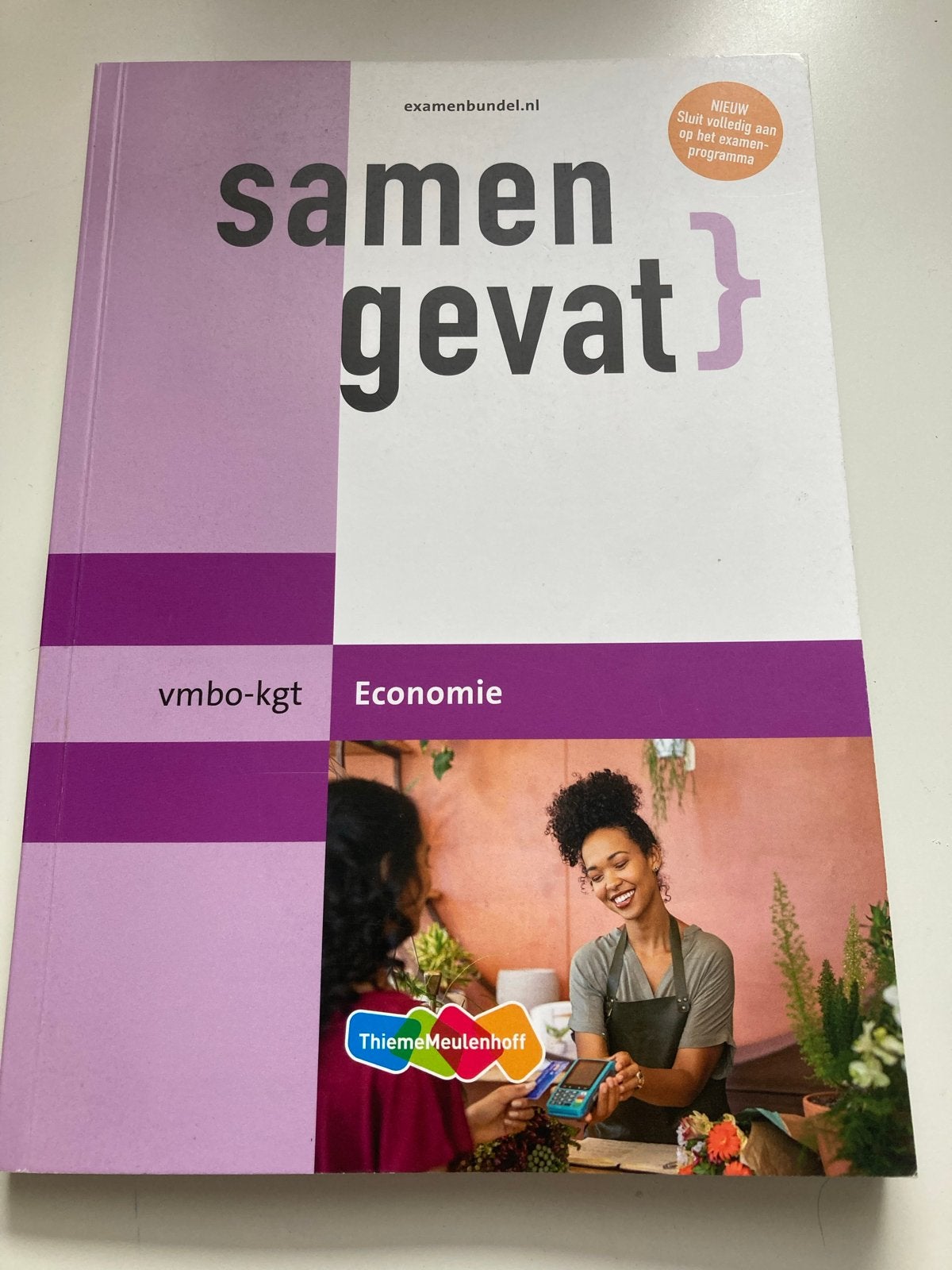 Samengevat Economie vmbo-kgt examenbundel Thiememeulenhoff, Boeken, Studieboeken en Cursussen, Nieuw, Overige niveaus, Gamma, Ophalen of Verzenden