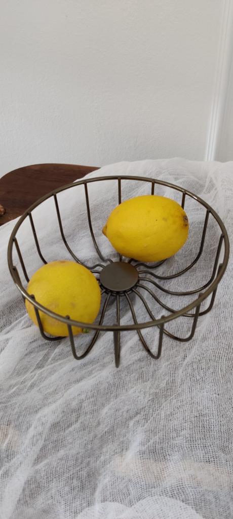 Vintage look design fruitmand/draadmand - messing kleur., Overige materialen, Schaal, Rond, Ophalen of Verzenden