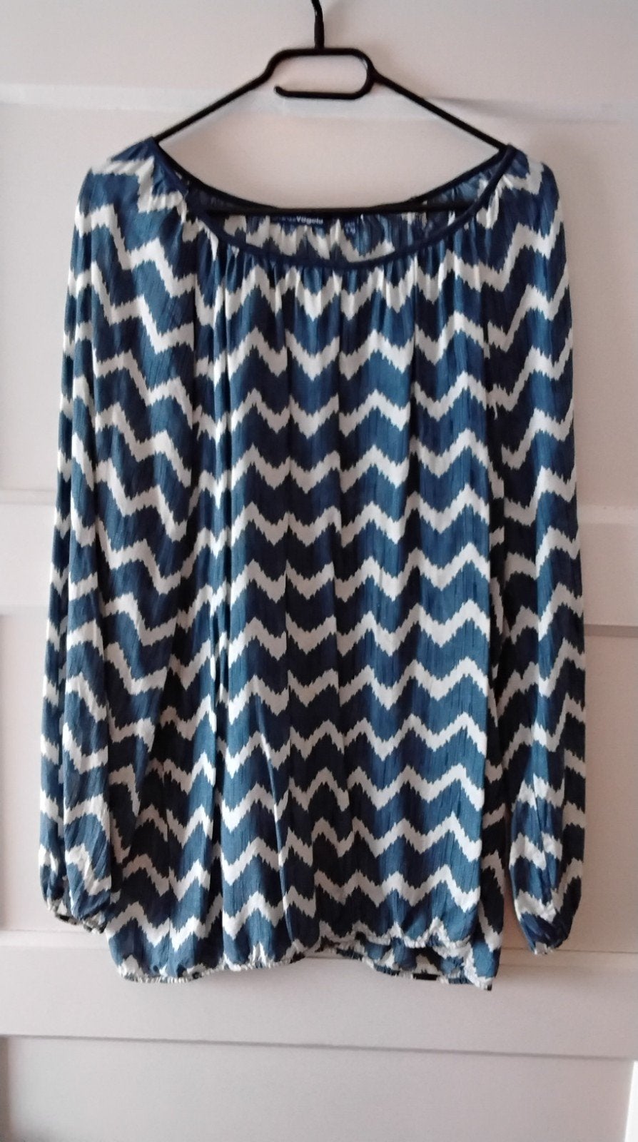 Blouse met zigzagprint - Maat 44/46, Kleding | Dames, Blauw, Maat 46/48 (XL) of groter, Ophalen of Verzenden, Onbekend