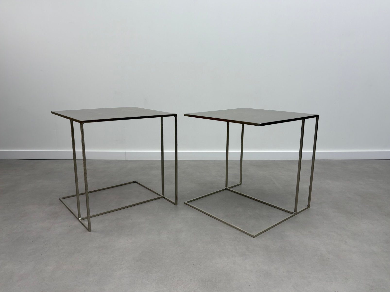 Foto 6 van 2x Originele Minotti Leger bijzettafels Rodolfo Dordoni 90’