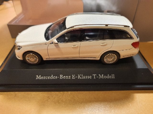 Mercedes-benz E klasse T model 1/43, Ophalen of Verzenden, Nieuw, Auto, Kyosho
