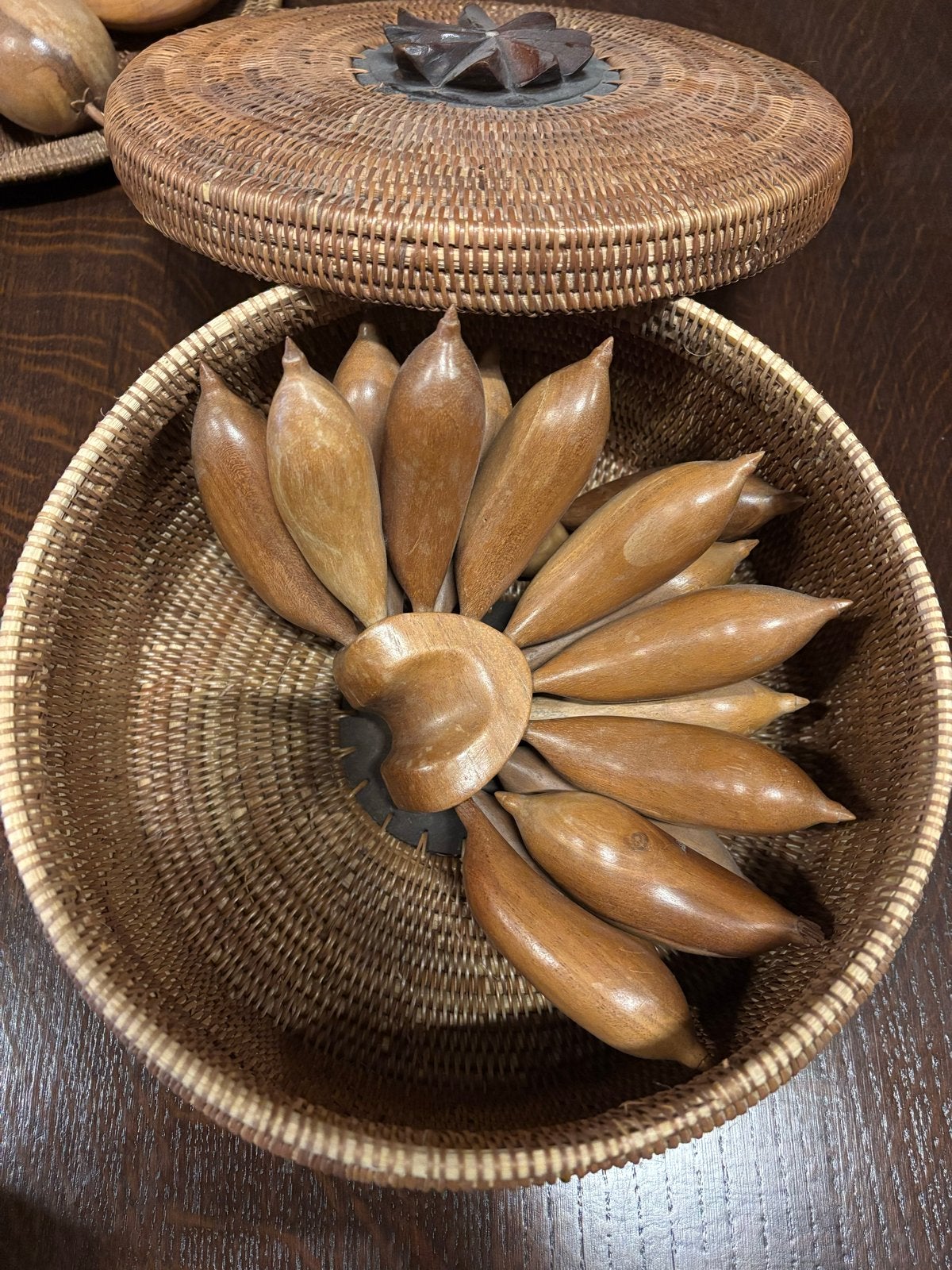 Vintage Balinese Rotan Mand met Houten Bananen, Antiek en Kunst, Ophalen of Verzenden